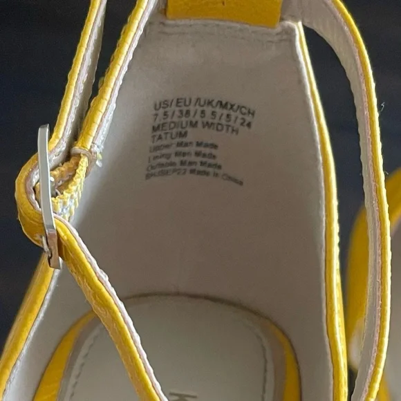 Kenneth Cole New York Women's Tatum Platform Pumps. - Picture 13 of 14